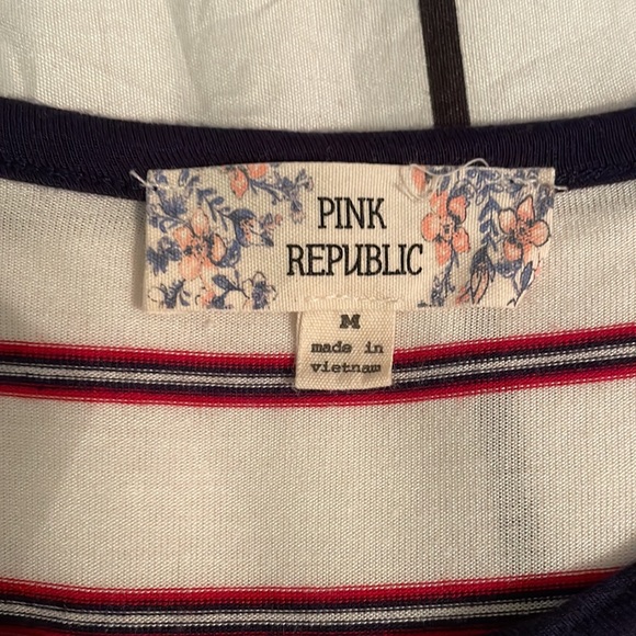 Women’s striped t-shirt size medium - Picture 3 of 3